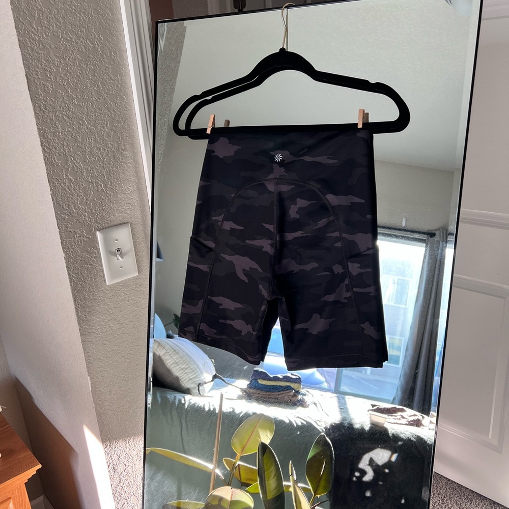 Athleta Athleta Ultimate Stash Short ($69)